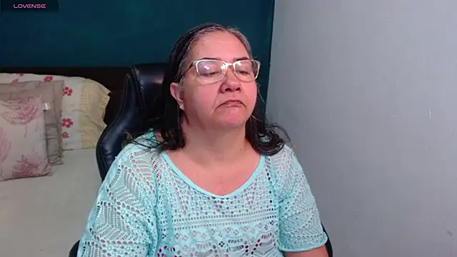 Snapshot of scaelettdubois chatting on 7, 6, 2026 scaelettdubois online show from 7, 6, 2026