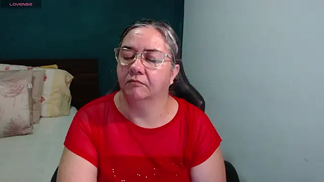 Snapshot of scaelettdubois chatting on 17, 6, 2026 scaelettdubois online show from 17, 6, 2026