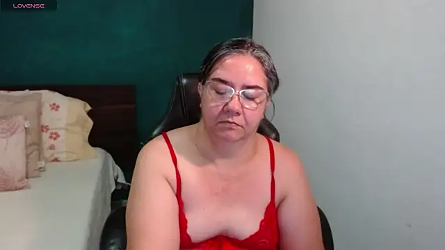Snapshot of scaelettdubois chatting on 12, 7, 2026 scaelettdubois online show from 12, 7, 2026