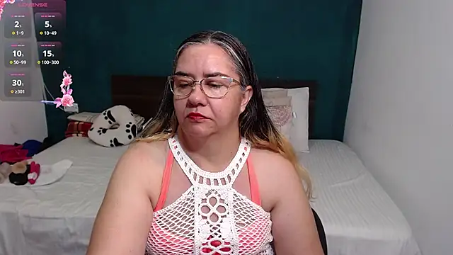 scaelettdubois online show from 10, 10, 2025