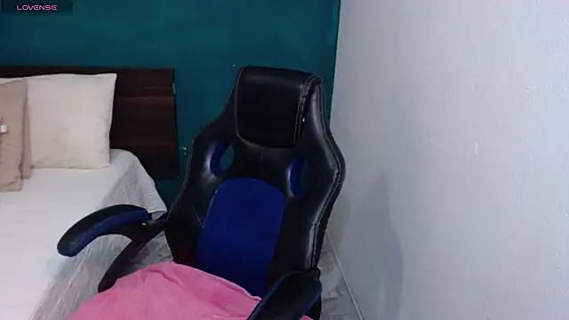 Snapshot of scaelettdubois chatting on 15, 2, 2026 scaelettdubois online show from 15, 2, 2026