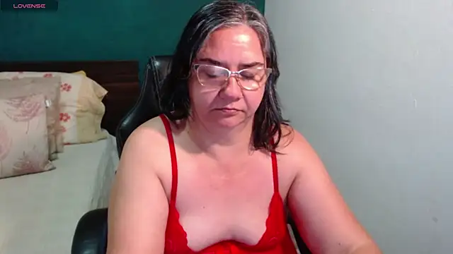Snapshot of scaelettdubois chatting on 1, 7, 2026 scaelettdubois online show from 1, 7, 2026