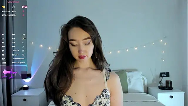  luna 022 online show from 28, 9, 2025