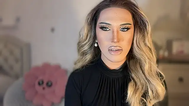 Ts glamxxxx online show from 6, 11, 2025