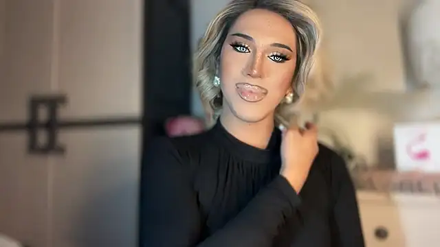 Ts glamxxxx online show from 5, 12, 2025