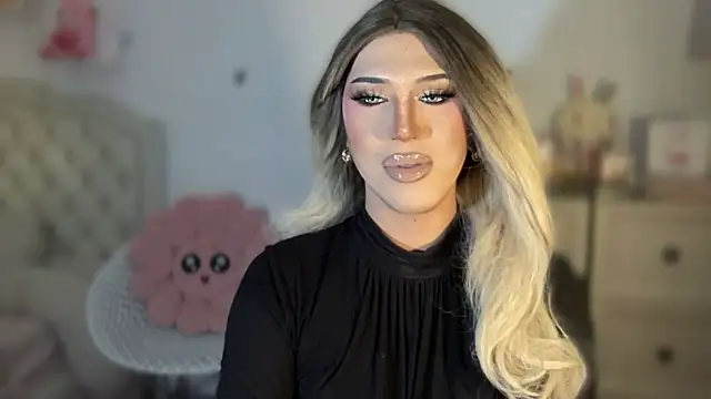 Ts glamxxxx online show from 4, 10, 2025