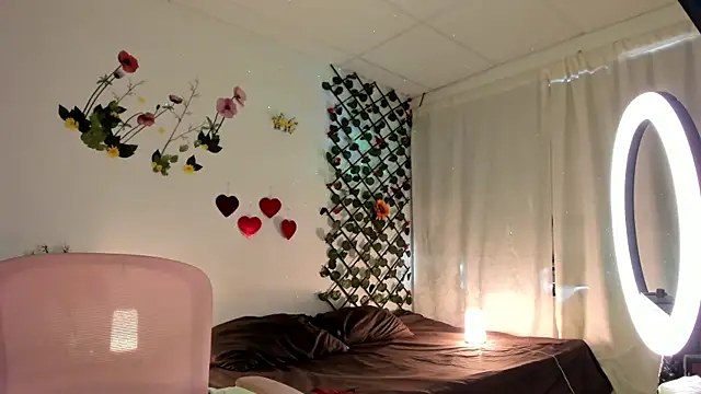 cailynhot online show from 3, 3, 2025