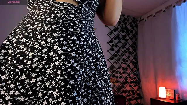 Snapshot of cailynhot chatting on 8, 7, 2026 cailynhot online show from 8, 7, 2026