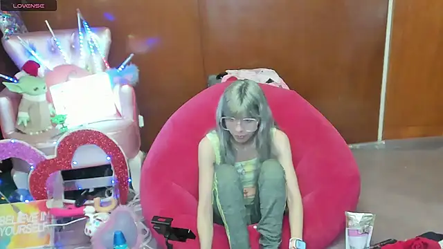 Skinygirl online show from 4, 5, 2026