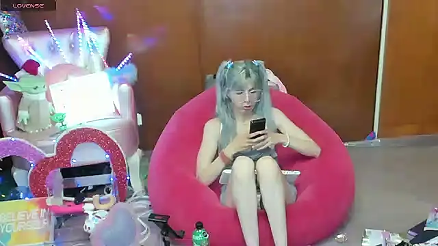 Skinygirl online show from 5, 5, 2026