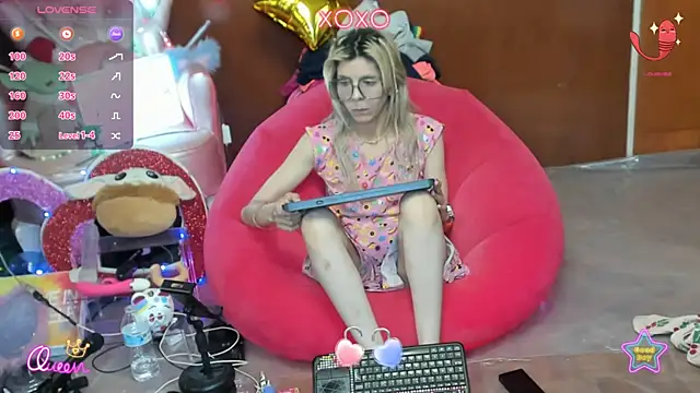 Snapshot of Skinygirl chatting on 25, 7, 2026 Skinygirl online show from 25, 7, 2026