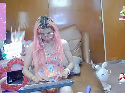 Skinygirl online show from 18, 10, 2025