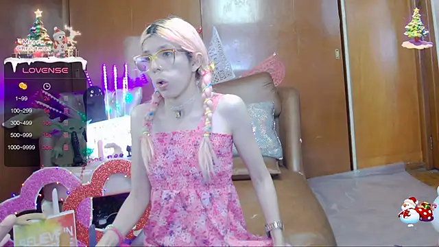 Skinygirl online show from 27, 2, 2025