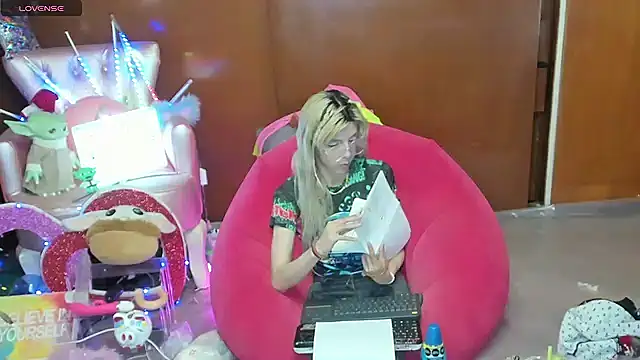 Snapshot of Skinygirl chatting on 1, 7, 2026 Skinygirl online show from 1, 7, 2026