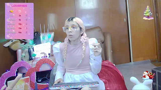 Skinygirl online show from 16, 3, 2025