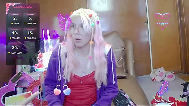 Skinygirl online show from 12, 11, 2025