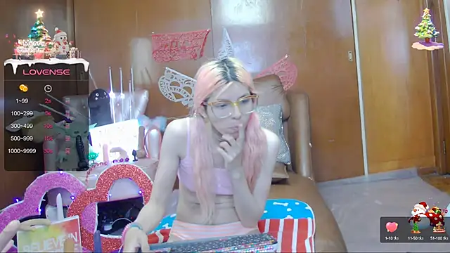 Skinygirl online show from 25, 2, 2025