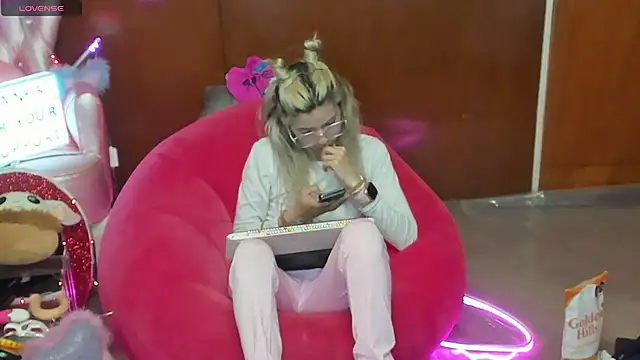 Skinygirl online show from 16, 6, 2026