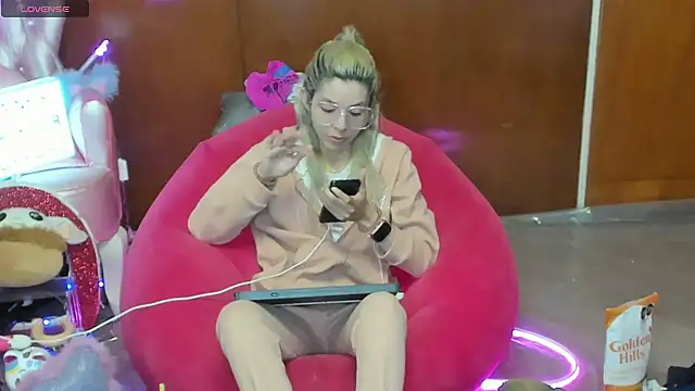 Skinygirl online show from 13, 6, 2026