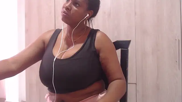 Snapshot of agatfox chatting on 7, 3, 2025 agatfox online show from 7, 3, 2025