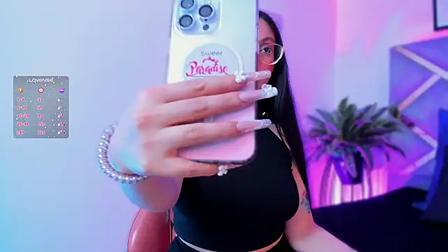 lucy neil online show from 11, 11, 2025