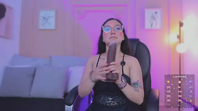 lucy neil online show from 3, 2, 2026