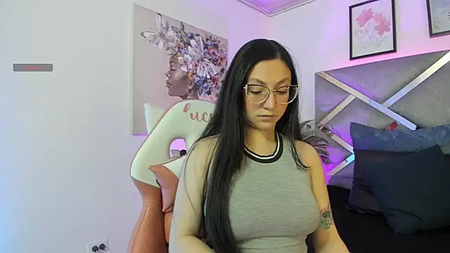 lucy neil online show from 15, 10, 2025