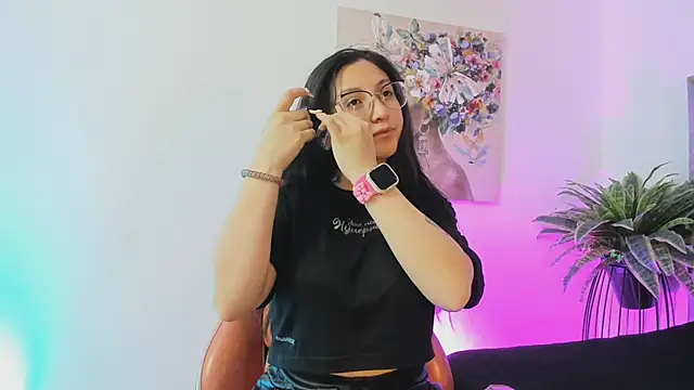 lucy neil online show from 29, 11, 2025