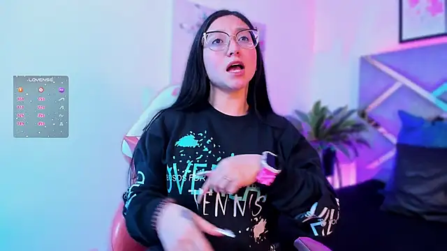 lucy neil online show from 6, 11, 2025