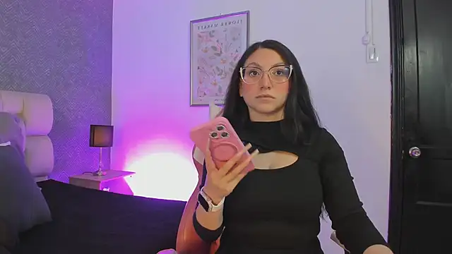 lucy neil online show from 9, 10, 2025