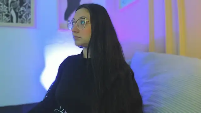 lucy neil online show from 28, 2, 2026