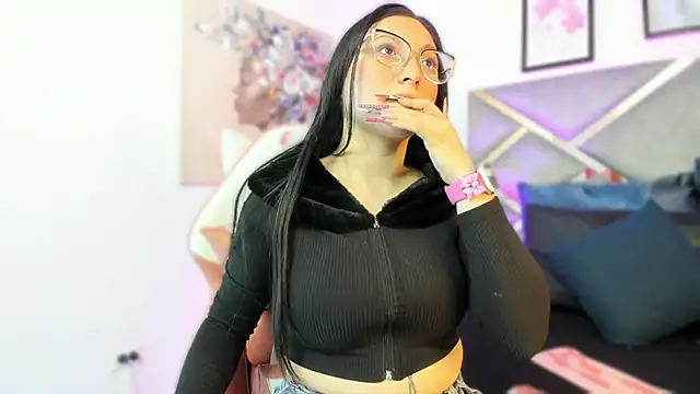 lucy neil online show from 31, 10, 2025