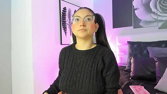 lucy neil online show from 22, 9, 2025