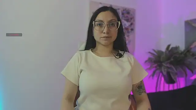 lucy neil online show from 21, 11, 2025