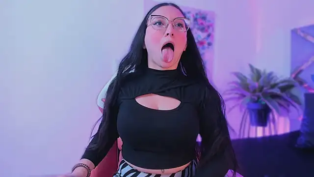 lucy neil online show from 15, 1, 2026