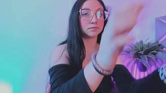 lucy neil online show from 2, 12, 2025