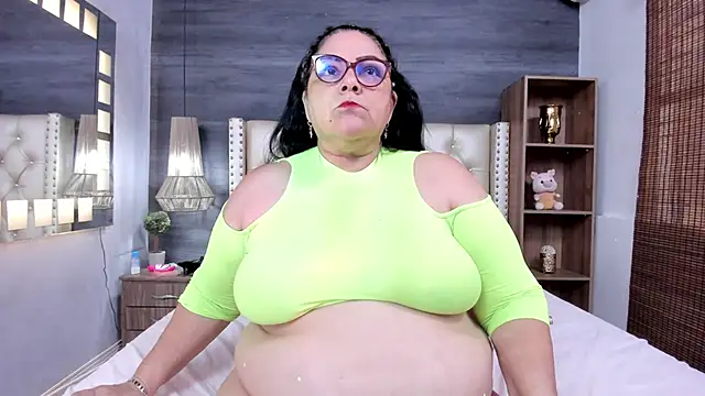mommy cute online show from 25, 5, 2026