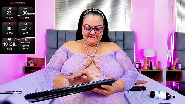 mommy cute online show from 12, 2, 2026