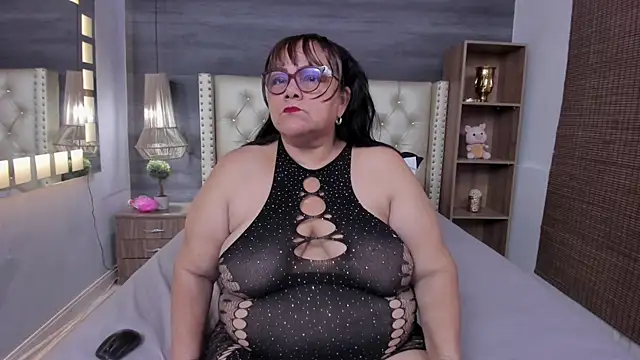 mommy cute online show from 25, 6, 2026