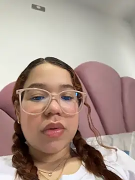 Lucyklein2022 online show from 22, 7, 2026