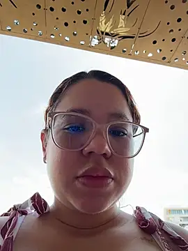 Lucyklein2022 online show from 10, 6, 2026
