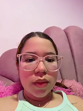 Lucyklein2022 online show from 12, 7, 2026