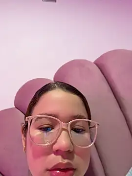 Lucyklein2022 online show from 18, 7, 2026