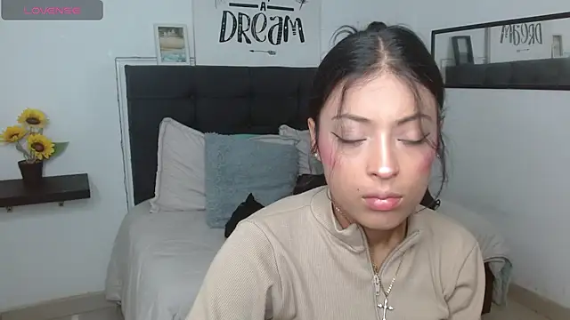 vaness weet online show from 5, 10, 2025