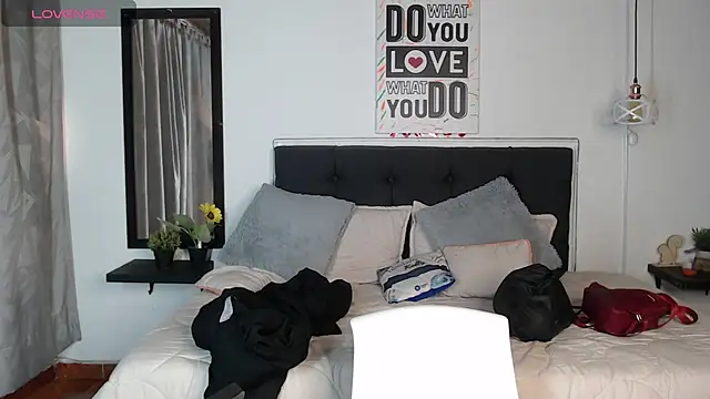 vaness weet online show from 10, 3, 2025