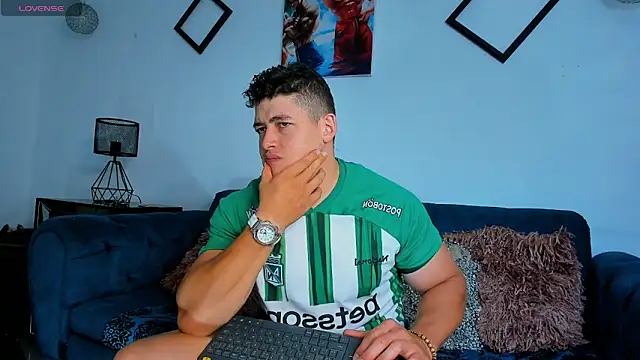 Snapshot of Leonsmoron chatting on 10, 10, 2025 Leonsmoron online show from 10, 10, 2025