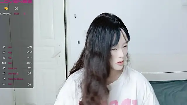 Snapshot of QiuPeiPeimmm chatting on 4, 10, 2025 QiuPeiPeimmm online show from 4, 10, 2025