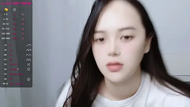 Snapshot of QiuPeiPeimmm chatting on 13, 3, 2025 QiuPeiPeimmm online show from 13, 3, 2025