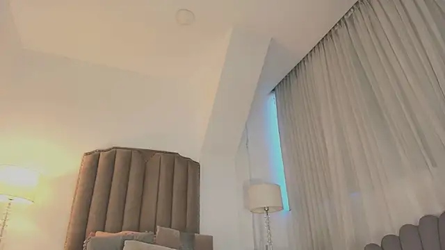 Emma Torres   online show from 23, 9, 2025