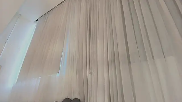 Emma Torres   online show from 2, 11, 2025